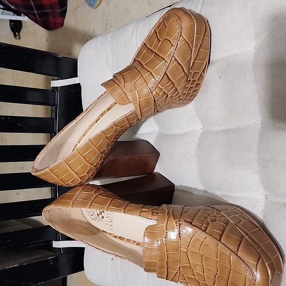 Vince Camuto Brown Croc-Embossed Block Heels - Picture 1 of 8